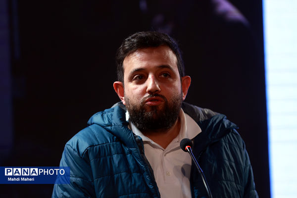 نشست نقد و بررسی فیلم «غوطه‌ور» در چهل و چهارمین جشنواره ملی فیلم فجر