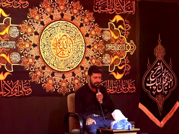 جوانان کاشمری پرچم عزای حسینی را برافراشتند