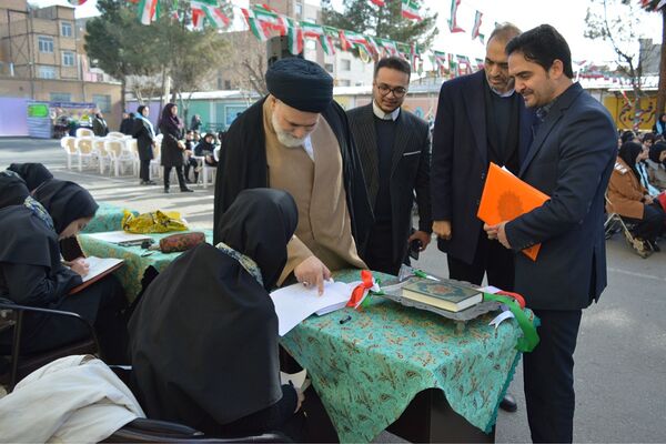 طنین زنگ انقلاب در بهارستان‌دو 