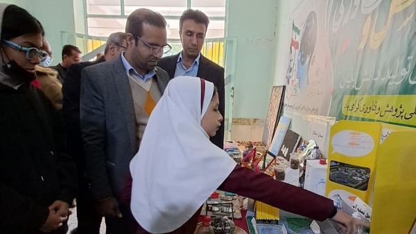 نمایشگاه جشنواره «نوین کاو» در پژوهش سرای دانش‌آموزی حاجی آباد