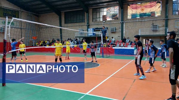 مسابقات والیبال بین مدرسه‌ای دانش‌آموزان ساوجبلاغ