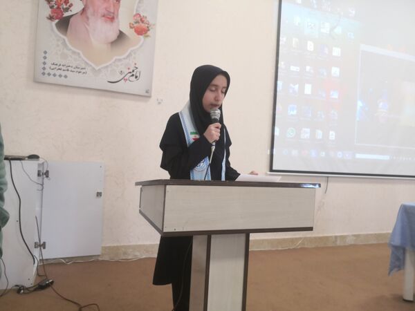 گرامیداشت هفته هوای پاک در دبیرستان دخترانه فرهنگ مرحوم فخرایی
