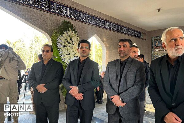 مراسم وداع و تشیع پیکر مطهر شهید محمد مهدی زواره ای در روستای طغان و امامزاده هادی شهر جوادآباد