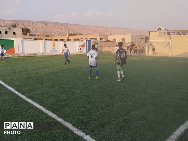 آغاز پویش ملی دهان و دندان در شهر فین با حضور معاون وزیر آموزش‌وپرورش