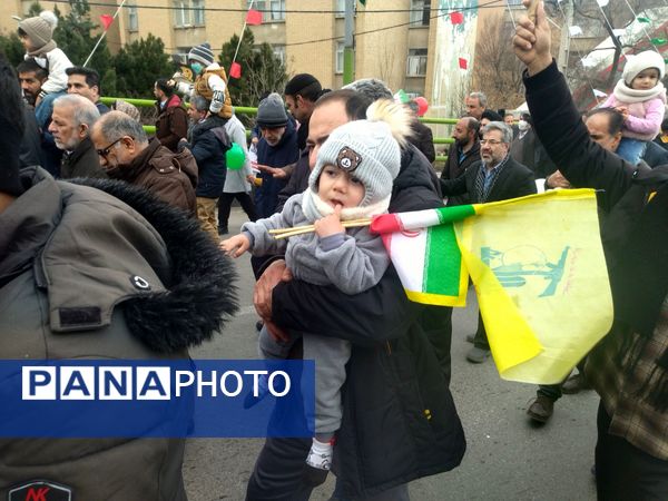 ثبت شکوه انقلاب از قاب دوربین در همدان