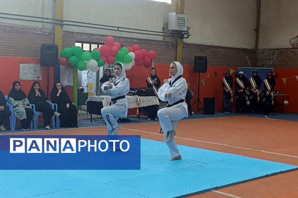 اختتامیه طرح میدان پویا در هنرستان هاجر نصیر‌آباد 