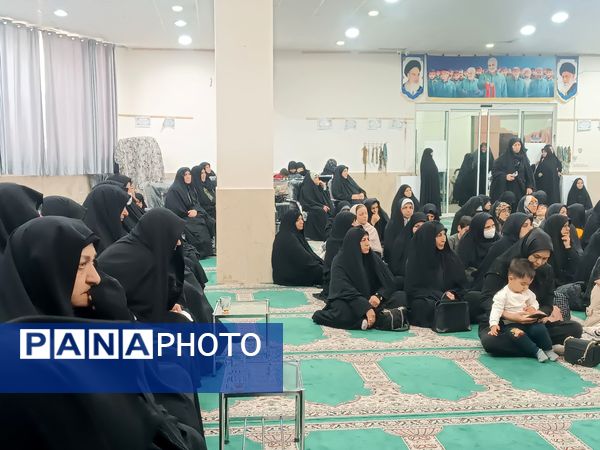 تکریم خانواده شهدا در مسجد حضرت محمد مشهد مقدس