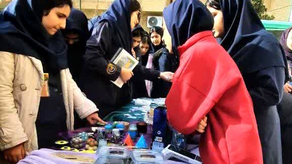 جشنواره بازارچه خوارزمی در دبیرستان بهرام رزمی ناحیه یک شیراز