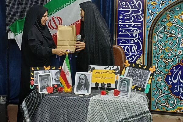 اجرای طرح «لاله‌های روشن» در دبستان آزاده ناحیه دو شهرری 