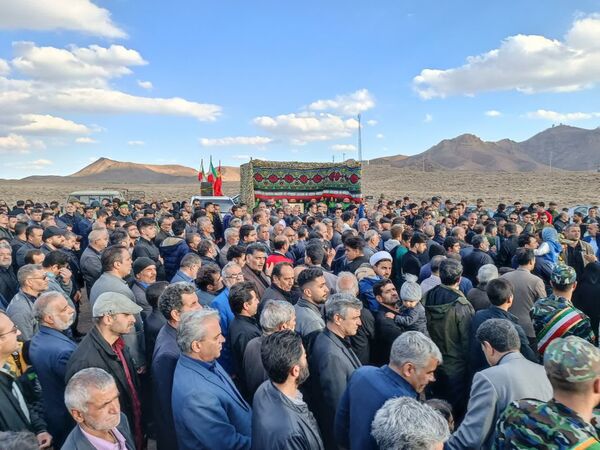 مراسم تشییع و خاکسپاری پیکر مطهر شهید عباس رمضانی در کوهپایه
