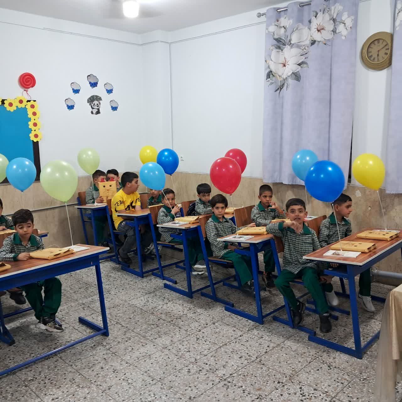 مراسم جشن شکوفه‌ها در مدارس ابرکوه