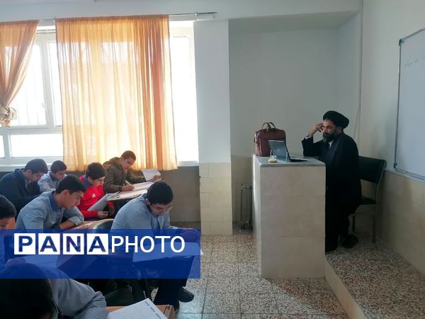 برگزاری آزمون تبار در دبیرستان پسرانه امام حسین(ع)