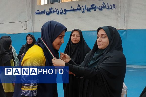 اختتامیه مسابقات والیبال دانش‌آموزان دختر مدارس شهرستان قرچک