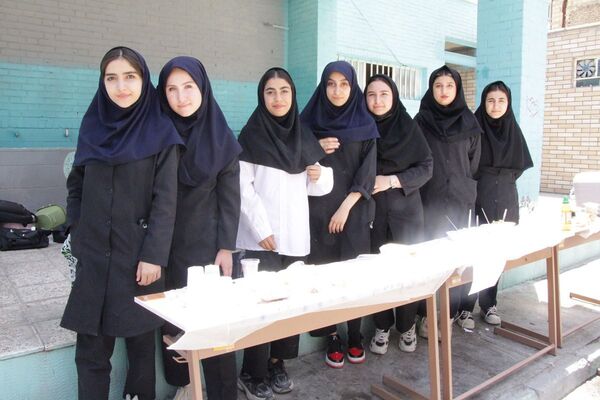جشنواره هفته مشاغل در هنرستان تقوی پیشگان بهارستان۲