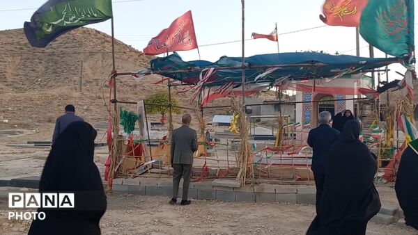 تکریم خانواده شهید حبیب نوذری در شهرستان جم