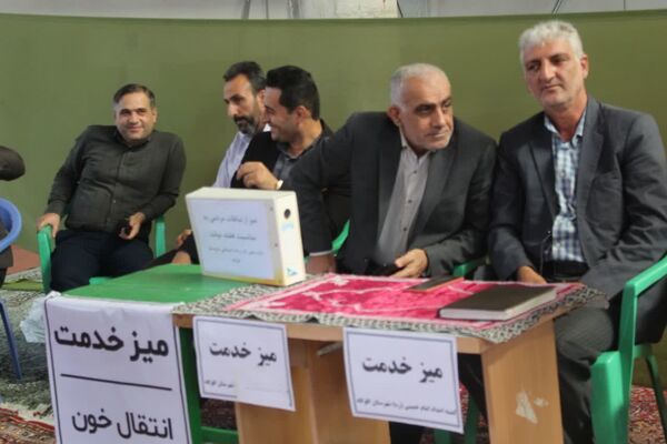 برپایی میز خدمت به مناسبت هفته دولت در گلوگاه 