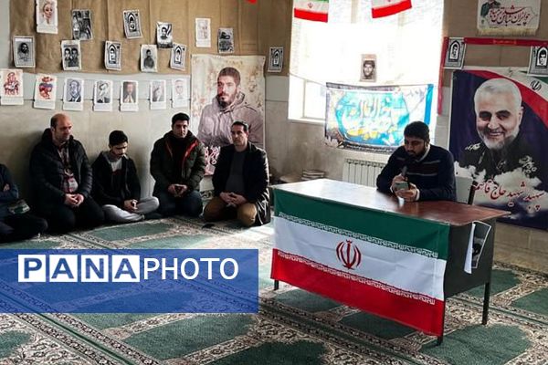  کارگاه‌های سواد اجتماعی و سیاسی و نمایشگاه انقلاب با شعار «روایت ناشنیده» در مدارس متوسطه دوم فشافویه