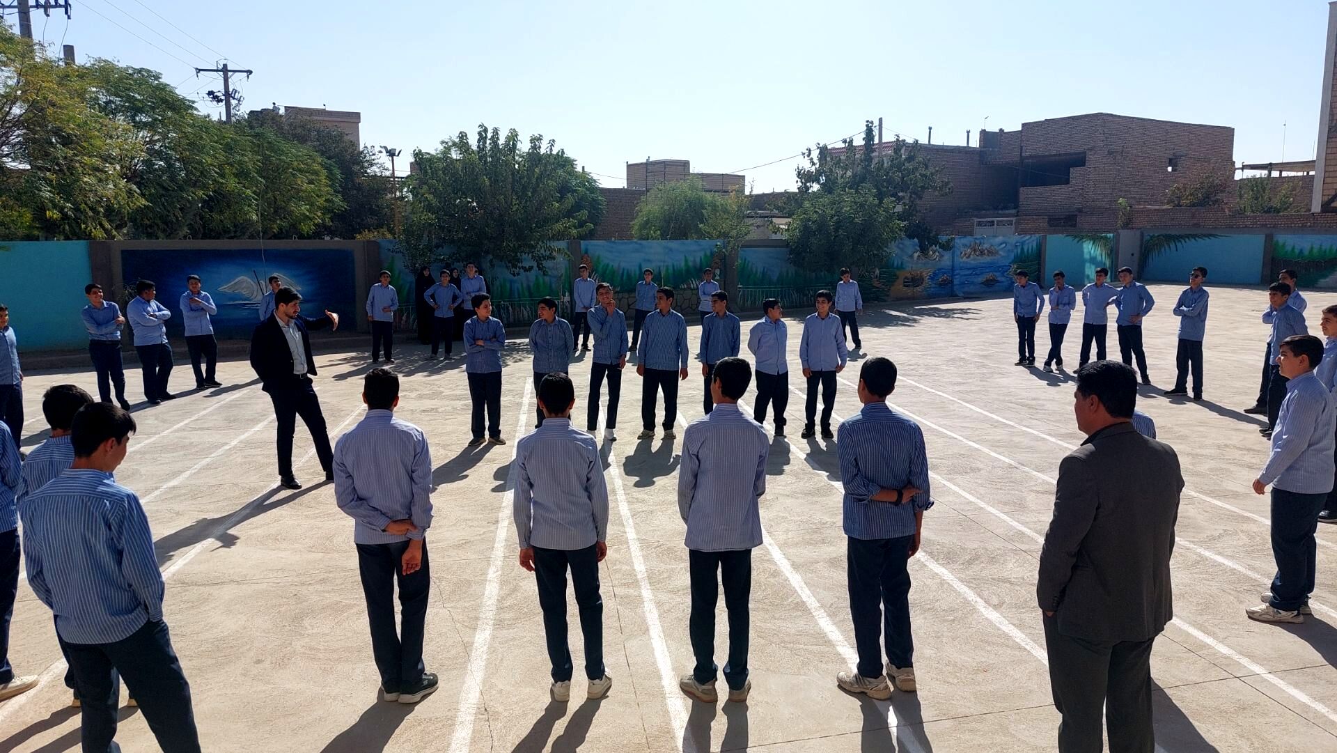 مدرسه نمونه مرحوم طاووسی خلیل آباد رنگ و بوی ریاضی گرفت
