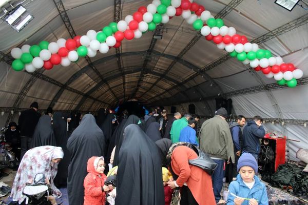 شادپیمایی خانوادگی جشن نیمه شعبان در قم