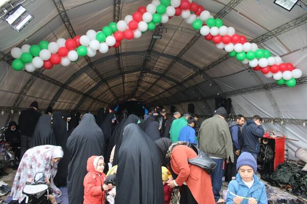 شادپیمایی خانوادگی جشن نیمه شعبان در قم
