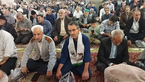 برگزاری نماز جمعه در آغاز هفته بسیج دانش آموزی با حضور دانش آموزان بسیجی نیشابور