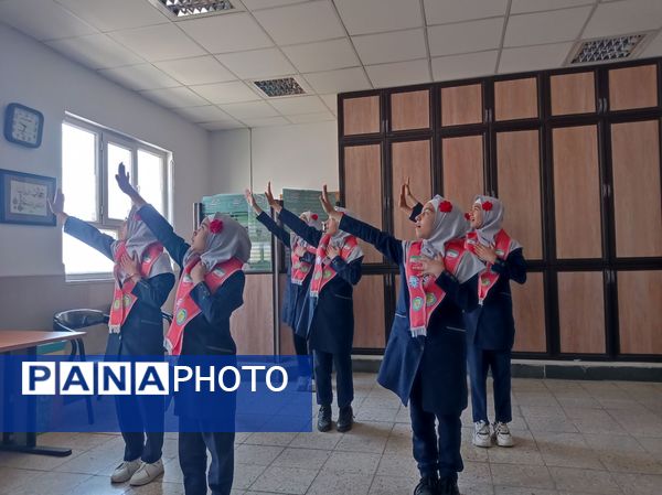 دیدار دانش‌آموزان مدرسه مهندس رحمانی فرد با مسولین اداره ناحیه یک مشهد مقدس 