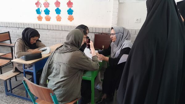 هدایت تحصیلی دانش آموزان پایه نهم دبیرستان میثاق منطقه تبادکان مشهد