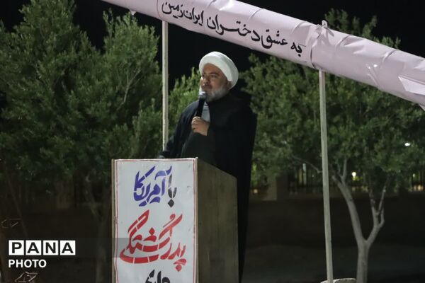 شب دختران صورتی در مهردشت ابرکوه