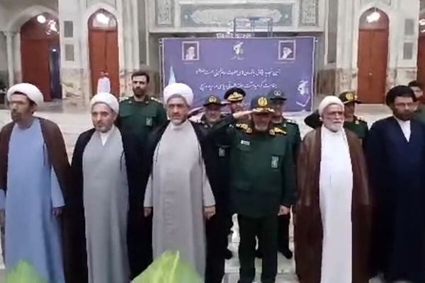 تجدید میثاق مربیان عقیدتی، هادیان سیاسی و فعالان عرصه جهاد تبیین در سپاه پاسداران و بسیج کشور با آرمان‌های بنیانگذار جمهوری اسلامی در حرم امام خمینی (ره)