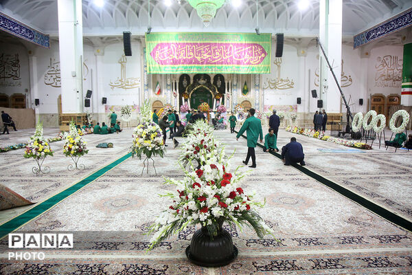 جشن آغاز دهه کرامت در حرم حضرت معصومه(س)