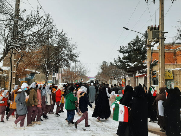 تجلی حضور مردم ولایتمدار شهر غلامان در راهپیمایی ۲۲ بهمن