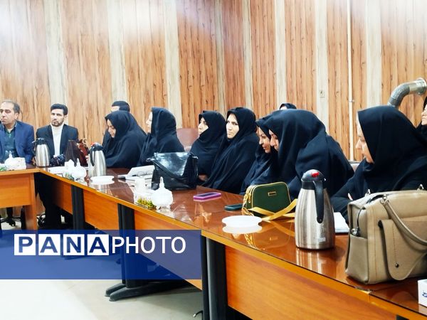 جلسه برنامه‌ریزی برگزاری راهپیمایی یوم‌الله ۲۲ بهمن با حضور مدیران مدارس شهرستان فاروج