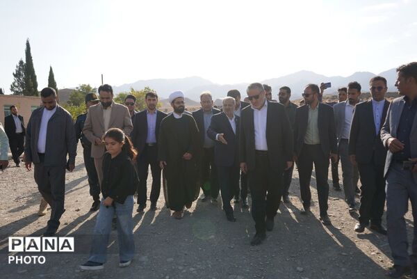 بازدید وزیر آموزش و پرورش از اردوگاه الغدیر شهرستان نهبندان