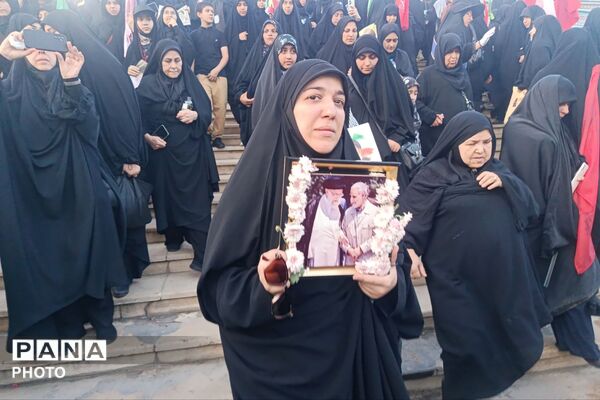 خروش اشک و حماسه در میعادگاه تهران