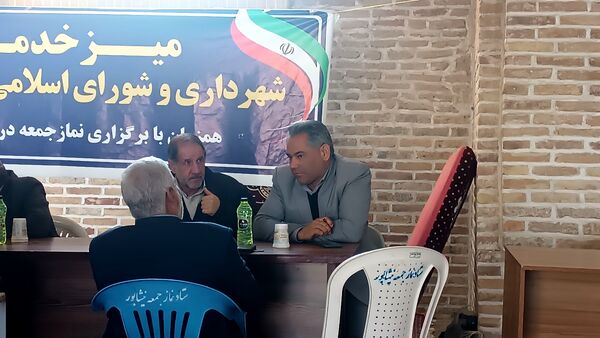 میز خدمت ادارات نیشابور در مسجد جامع 