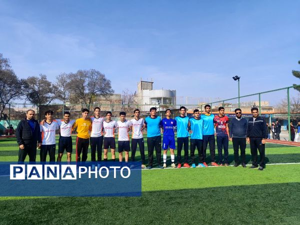 گذری بر فینال مسابقات فوتسال درون مدرسه دبیرستان شاهد ابوذر غفاری 