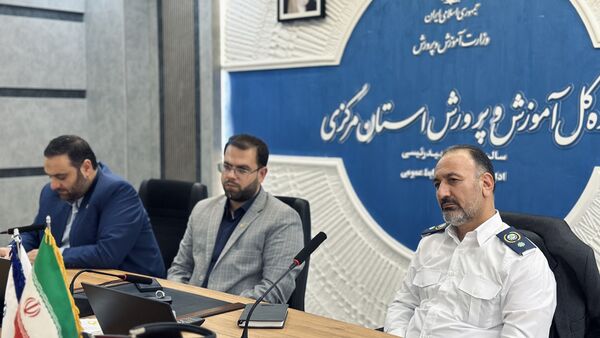 نشست صمیمانه قائم‌مقام سازمان دانش‌آموزی کشور با نمایندگان دانش‌آموزان پیشتاز وخبرنگاران‌پانای استان مرکزی
