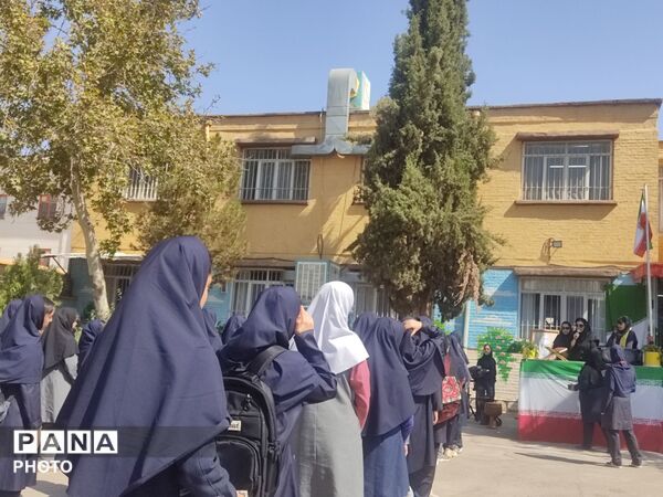  جشن جوانه ها در دبیرستان مطهره 