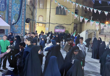 حال و هوای دانش‌آموزان در موکب سازمان دانش‌آموزی غرب تهران 