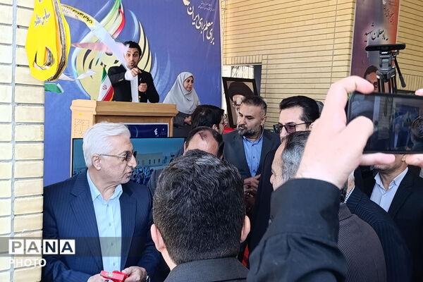 آیین زنگ سپاس معلم در هنرستان نور هل اتی حصار گرمخان
