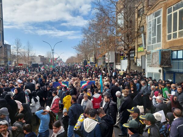 راهپیمایی ۲۲بهمن در شهرستان کاشمر با حضور پر رنگ مردم برگزار شد 