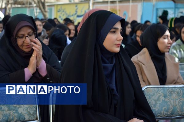 طنین زنگ انقلاب در بهارستان‌دو 