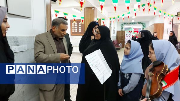 افتتاحیه نمایشگاه جشنواره ماها در دبستان فرهنگیان ۲