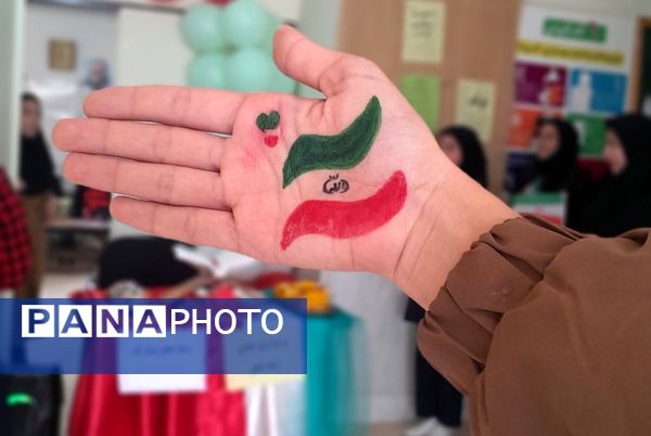 جشن دهه فجر و نیمه شعبان در دبیرستان سبحان و مائده شلیل