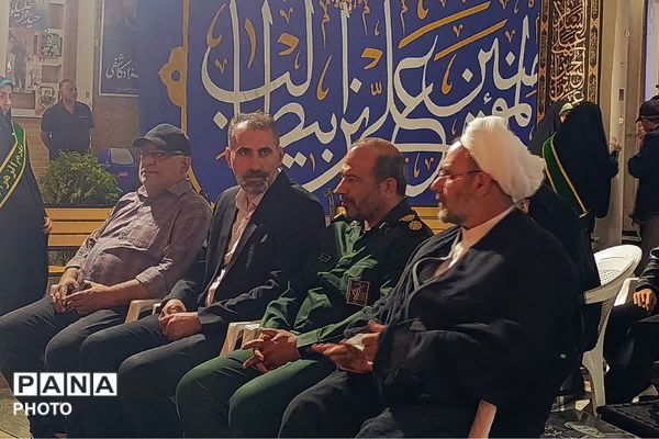 حضور 26 زوج جوان در اجتماعات شبانه و گلباران کردن مزار شهدا