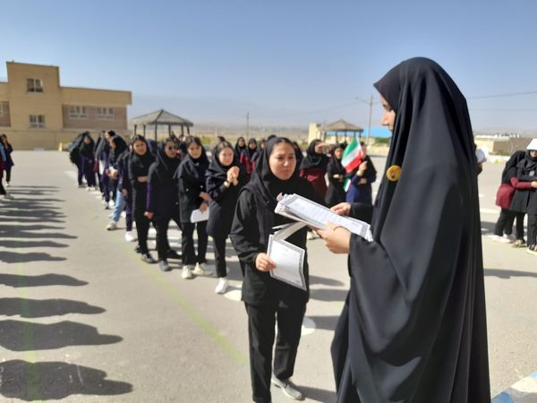 آیین سال تحصیلی جدید در دبیرستان نسیبه شهرستان سملقان