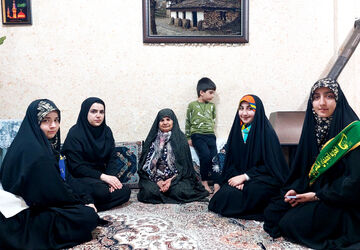 دیدار دانش‌آموزان انجمن اسلامی دبیرستان فاطمه الزهرا(س) با همسر شهید علیرضا جمیلی شیروان