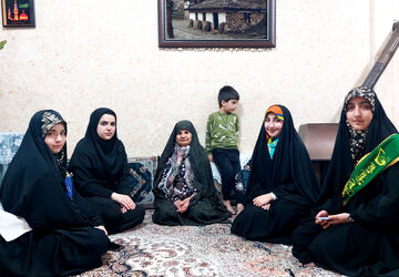 دیدار دانش‌آموزان انجمن اسلامی دبیرستان فاطمه الزهرا(س) با همسر شهید علیرضا جمیلی شیروان