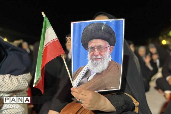 همزمان با شهادت امام حسن عسکری(ع)؛ مردم در چهلم رهبر شهید انقلاب به میدان آمدند
/2