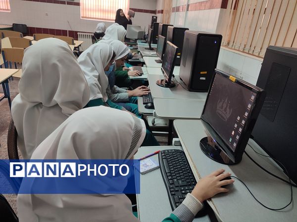 بازدید دانش‌آموزان مدرسه شکوفه‌های انقلاب از پژوهش‌سرای رازی